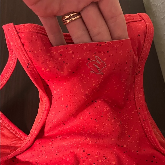 Rabbit Running XS Red Sports Bra and Shorts Set - Picture 9 of 9